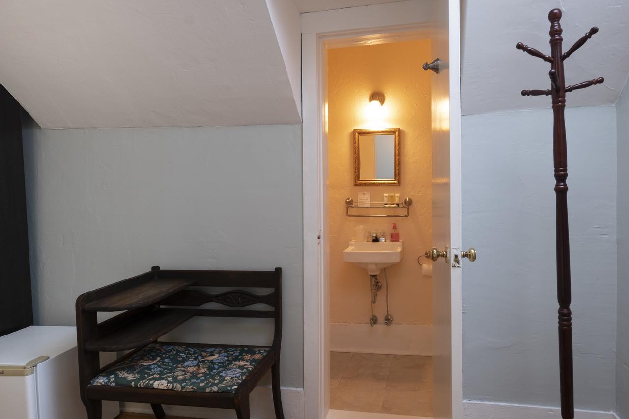 The Karass Inn Chester Екстериор снимка