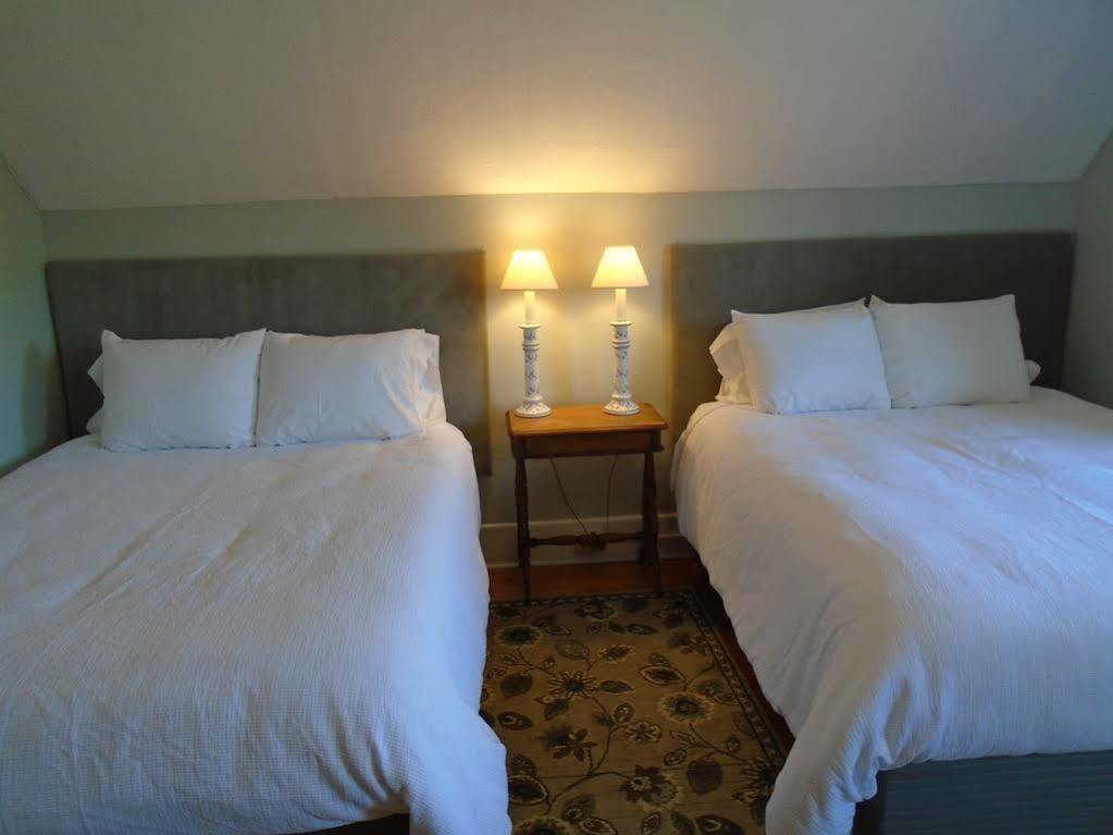 The Karass Inn Chester Екстериор снимка